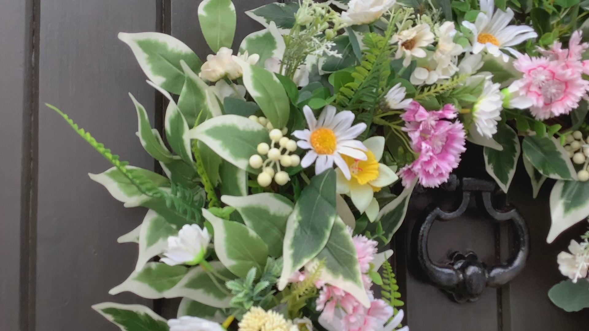 spring summer sweet william mini daffodils daisies welcome door wreath